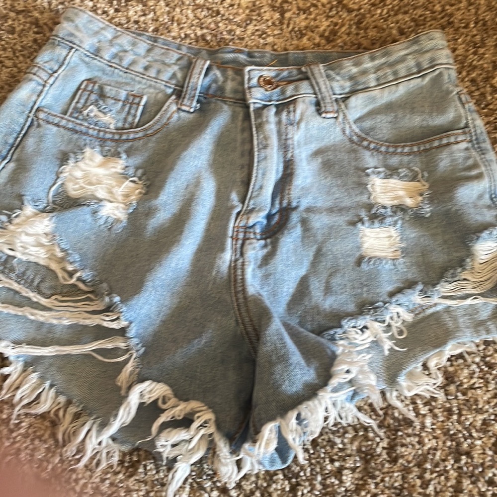 🚫SOLD🚫 Distressed Mini Shorts - Picture 4 of 13